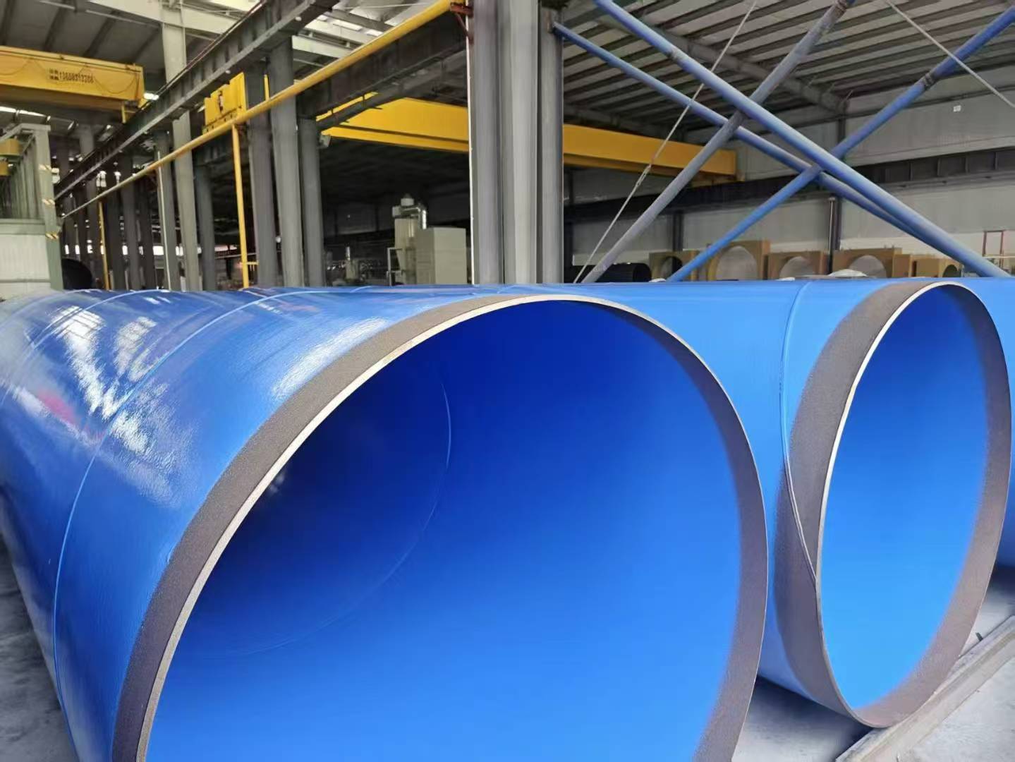 كيف تتحمل الأنابيب الفولاذية المغطاة بالبلاستيك الظروف المناخية القاسية في الشرق الأوسط؟